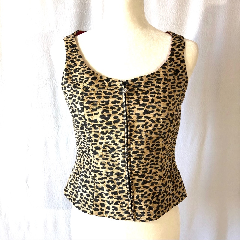 Flores & Flores Sleeveless Zip Up Leopard Top